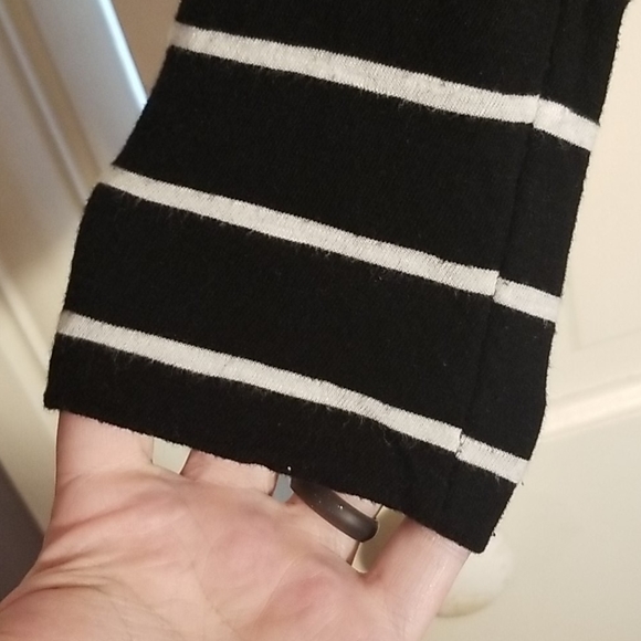 Old Navy top - Picture 3 of 4